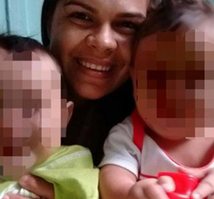 Bebês trocados na maternidade voltam para mães biológicas