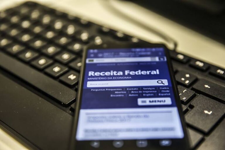 Imposto de Renda: Receita paga R$ 5,7 bi em restituições nesta sexta-feira
