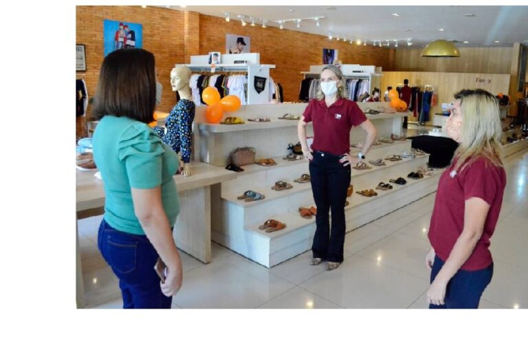 Procon visita comércio para garantir desconto real na Liquida CDL