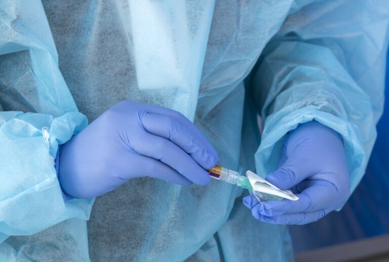 Anvisa autoriza testes de mais uma vacina contra Covid-19 no Brasil