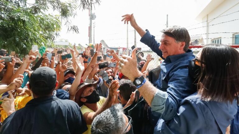 Bolsonaro garante auxílio emergencial até dezembro: “Só não sei o valor”