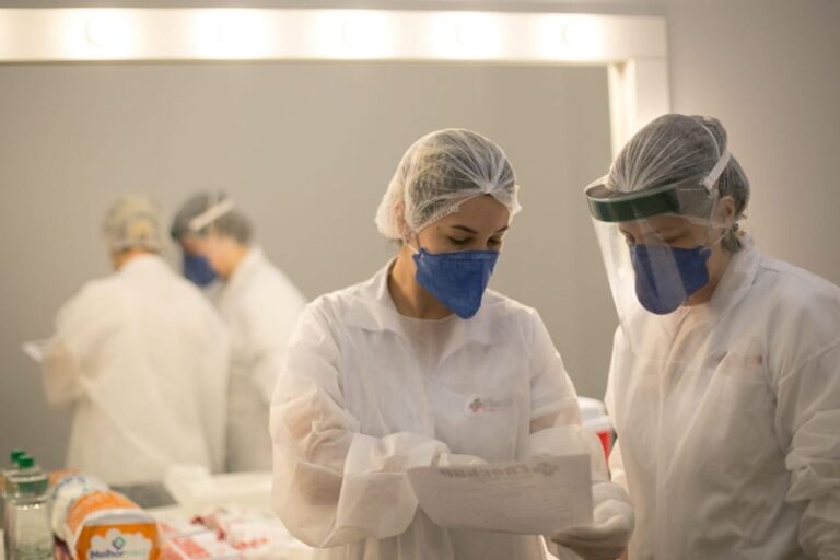 Brasil é 2º país com mais casos de Covid-19 e 64º em número de testes