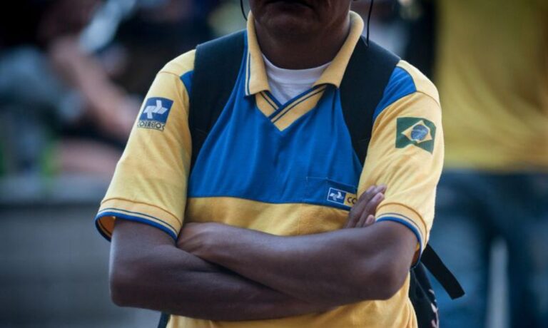 Correios recorrem à Justiça para negociar com grevistas