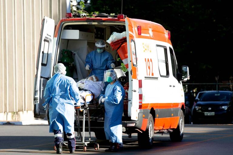 “A curva não está diminuindo”, alerta OMS sobre o coronavírus no Brasil