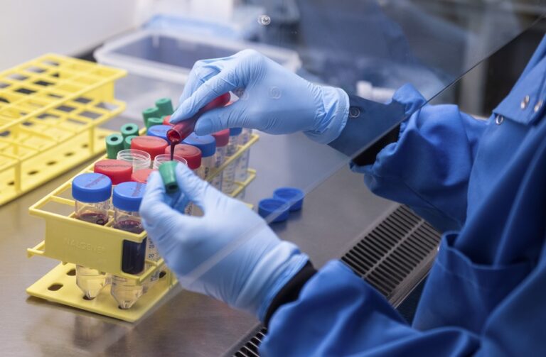 Anvisa aprova segunda dose da vacina de Oxford contra Covid-19 em voluntários