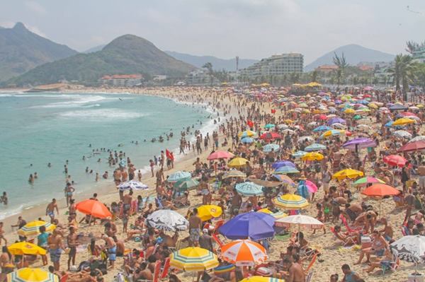 Praias-do-Rio-Lotadas_001_Covid-19