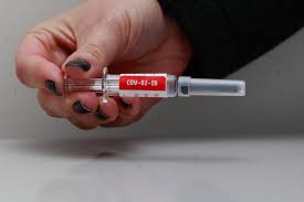 Distribuição de vacina contra Covid-19 começará no início de 2021 pelo SUS