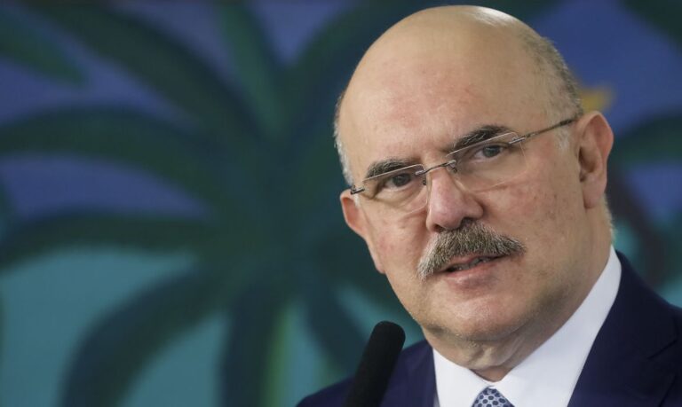 MEC libera R$ 525 milhões para “possível retorno às aulas” presenciais