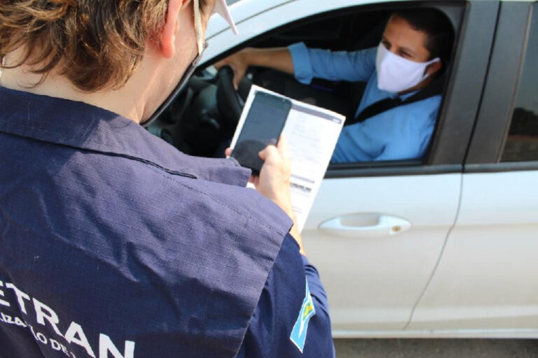 Licenciamento e Certificado de Registro de Veículo são unificados em um mesmo documento