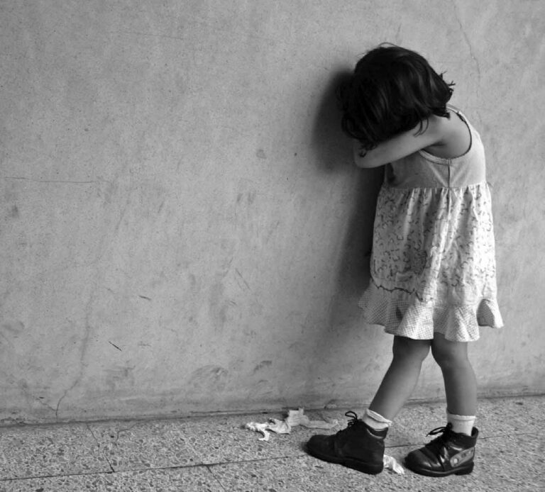 80% dos casos de abuso infantil acontecem dentro da própria casa da vítima