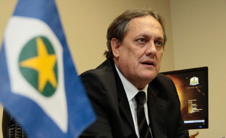 Cobrar taxas do cidadão para emissão de guias e certidões é ilegal, diz TJ após ADI da DPMT