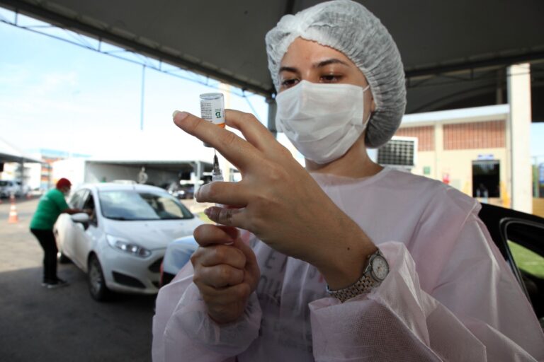 KALIL ANUNCIA PRÉ-CADASTRO PARA PESSOAS DE 55 A 59 ANOS SEM COMORBIDADES