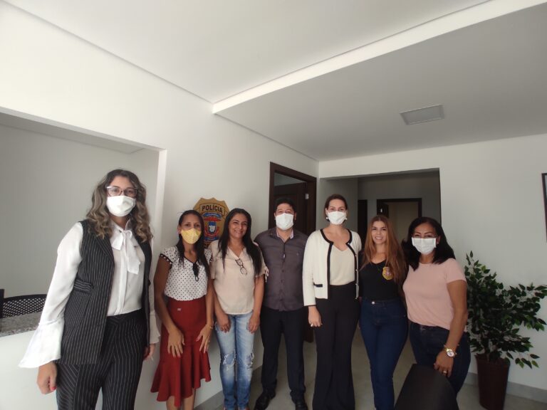 CDM Sinop realiza visita na delegacia da mulher