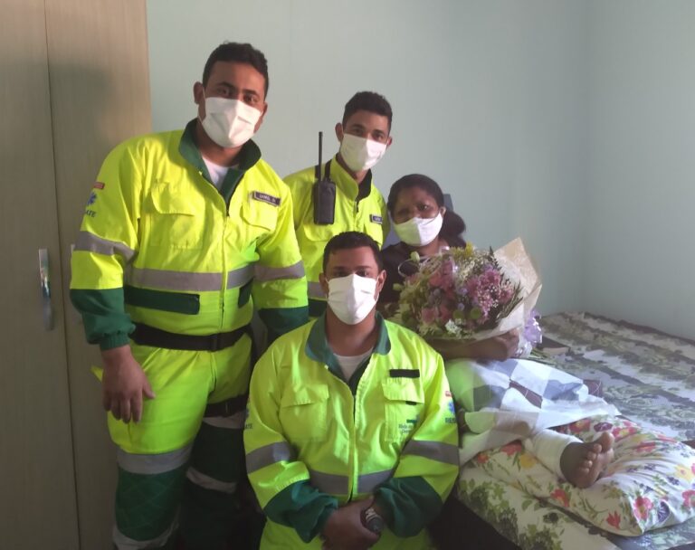Anjos da BR: socorristas reencontram professora resgatada na rodovia dos Imigrantes