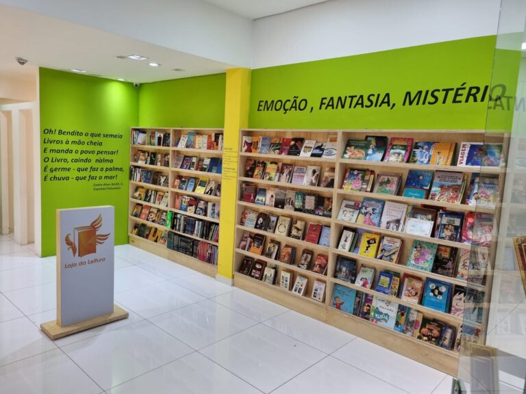 Shopping 3 Américas cria espaço para público doar e pegar livros gratuitamente