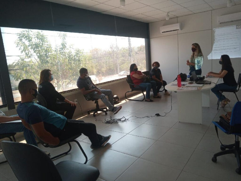 Politec capacita peritos e policiais penais para a coleta de DNA de condenados