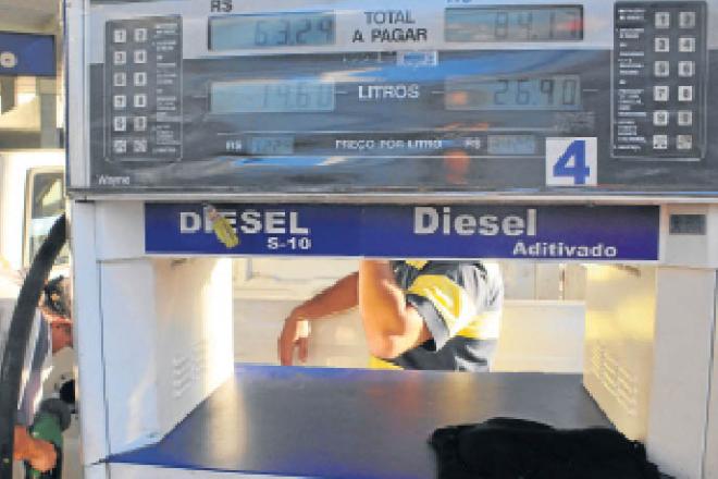 Governo de Mato Grosso sobe pauta fiscal do óleo diesel