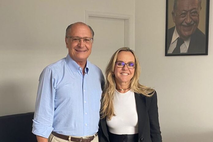Natasha Slhessarenko se reúne com Geraldo Alckmin (1)