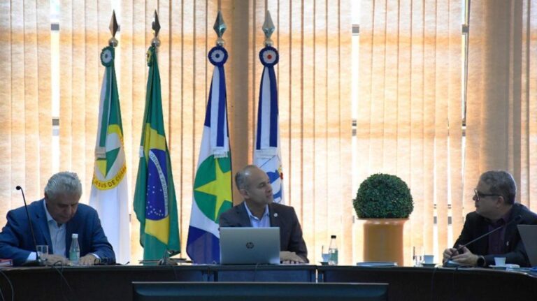 Governo amplia parceria com a UFMT para incentivo à atividade de pesquisa