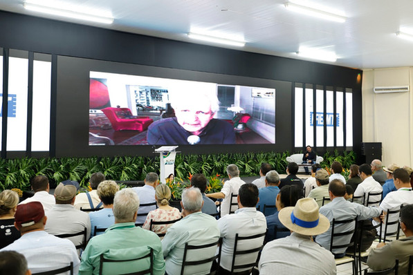 Debate sobre política, economia e agro reuniu mais de 250 pessoas na Norte Show