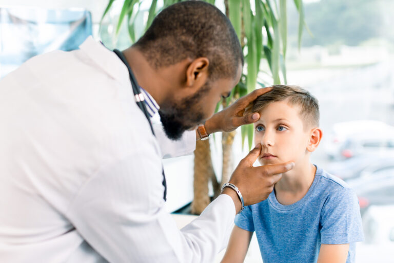 Entenda a importância do teste do olhinho