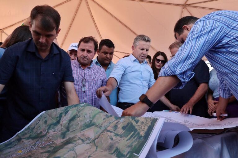 Governo dá início à construção do Hospital Regional de Juína: “Maior e mais moderno do que qualquer um que esteja em funcionamento pela rede estadual”