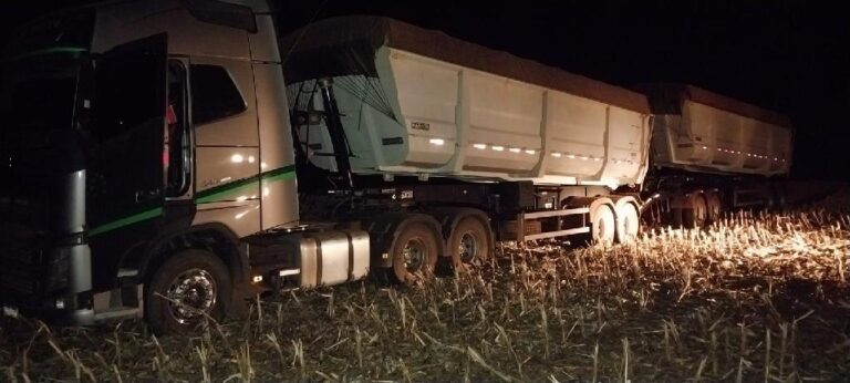 Polícia Militar recupera carreta carregada de soja em MT