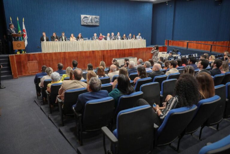 PGE empossa 7 novos procuradores para reforçar atuação nas áreas de contratos, fiscal e meio ambiente