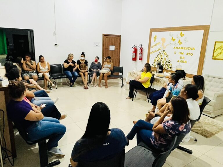 Roda de conversa e plantio de Ipê marcam início das atividades do Agosto Dourado