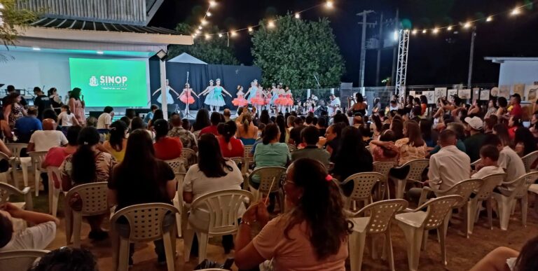 Escola Municipal de Artes celebra 10 anos com grande público e apresentações emocionantes
