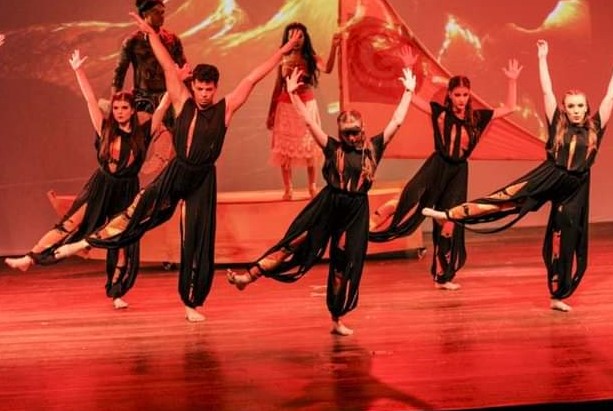 Shopping Sinop proporciona experiência imersiva com danças de 12 países