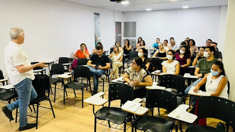Profissionais da saúde recebem capacitação sobre manejo clínico da sífilis