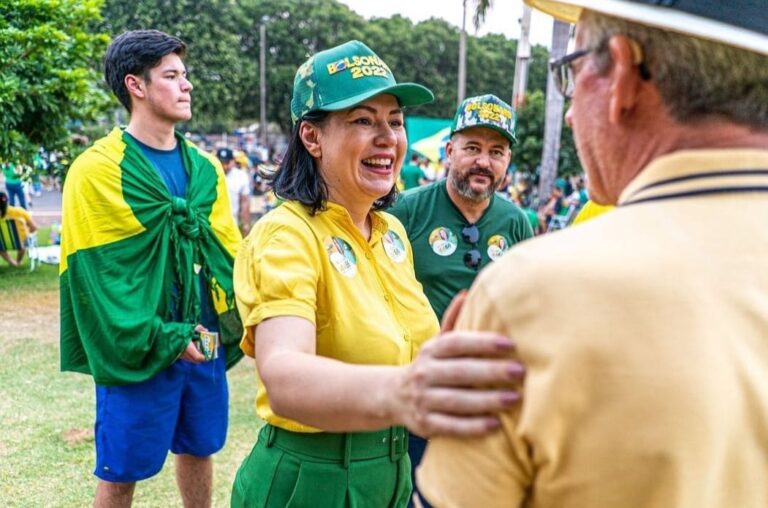 Mulheres e evangélicos devem ocupar espaço e mudar a política, aponta candidata