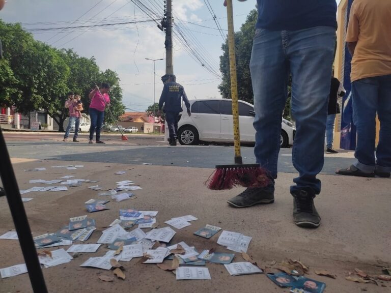 MPE pede punição a 109 candidatos que espalharam santinhos na eleição