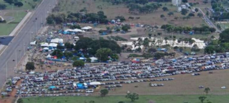 Dos 116 caminhões em atos em Brasília, 51 foram enviados por empresas de MT