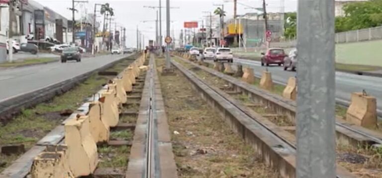 Estrutura do VLT é retirada em Várzea Grande (MT); obras do BRT começam em março de 2023