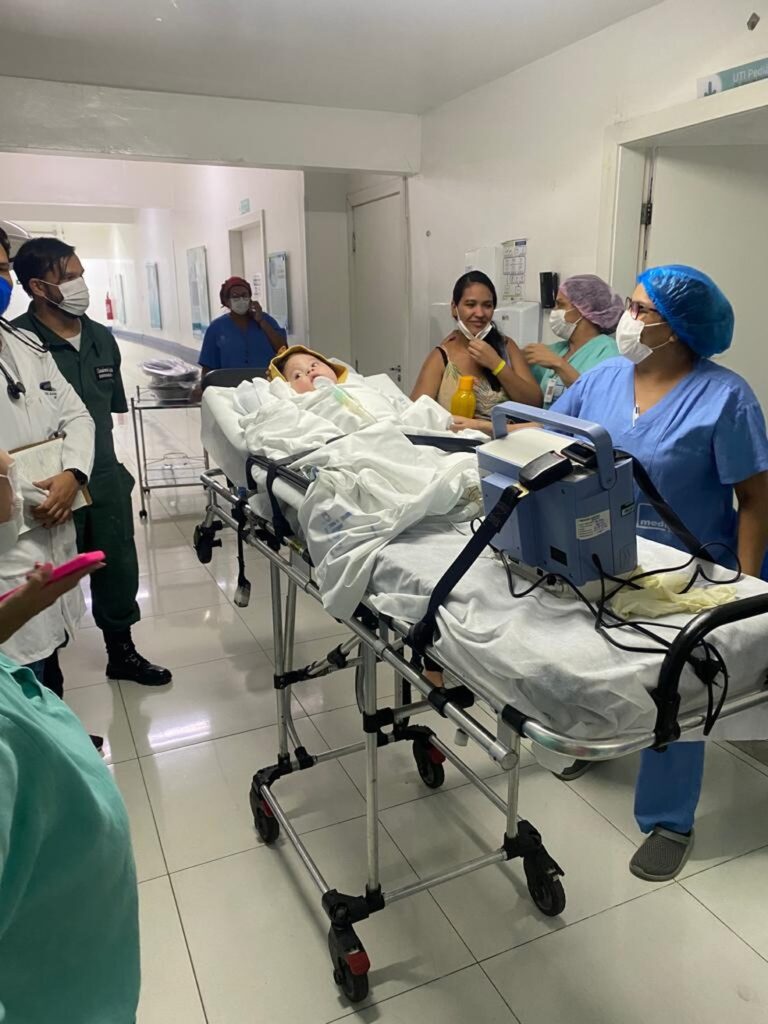 Bebê que precisa do remédio mais caro do mundo volta para casa, em MT, depois de 8 meses na UTI