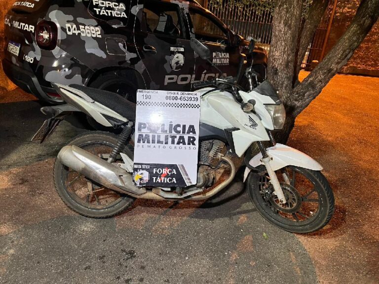 Força Tática resgata três homens mantidos em cárcere privado e recupera motocicleta roubada