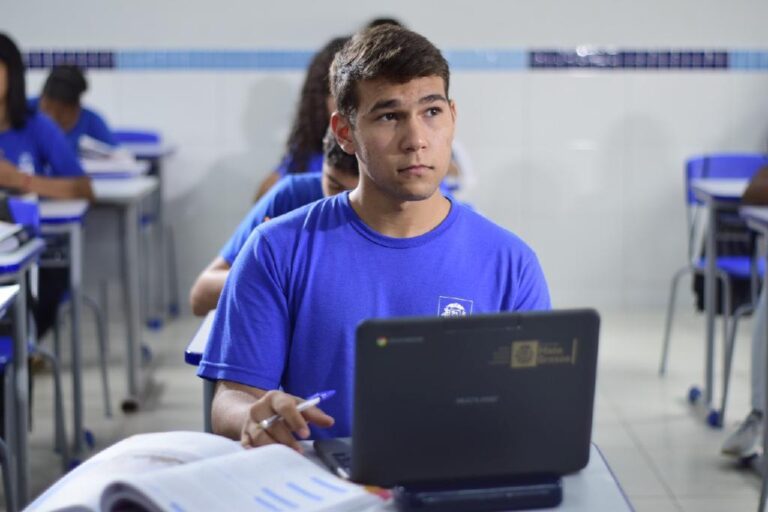 Aprendizagem dos alunos das escolas estaduais de MT melhora 18,9% em 2022, aponta indicador da FGV