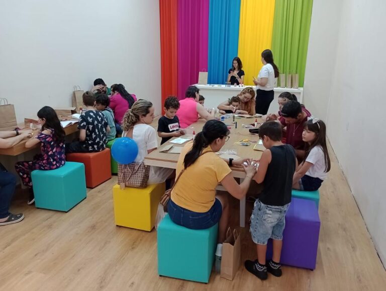 Clubinho Shopping Sinop oferece Pintura Facial e Oficina de Máscaras gratuitas