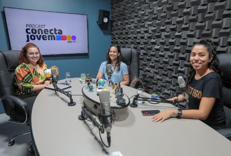 “As redes sociais trazem consequências para a saúde mental na juventude, é preciso ter cuidado”, alerta psicóloga