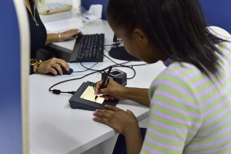 Novo sistema para emissão de carteira de identidade garante mais segurança, destaca diretor da Politec