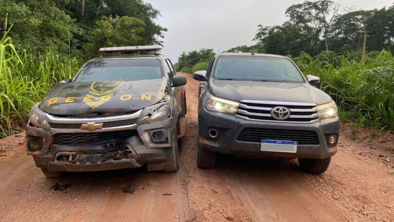 Gefron recupera caminhonete furtada e apreende arma de fogo
