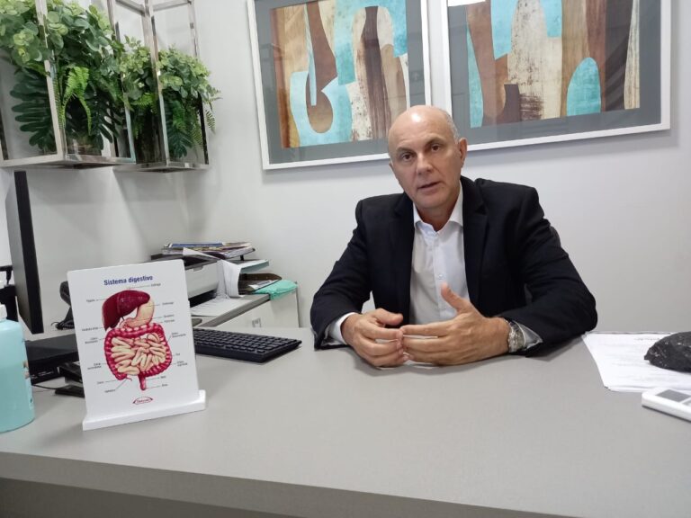 É possível observar o estômago excluso pela bariátrica