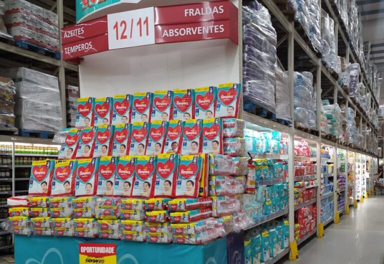 Cuidados com os bebês: confira dicas de como escolher a fralda adequada para cada necessidade