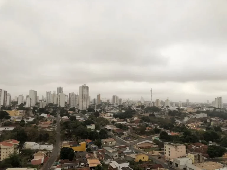 Temperatura deve cair e previsão é de até 9°C nesta terça em Cuiabá
