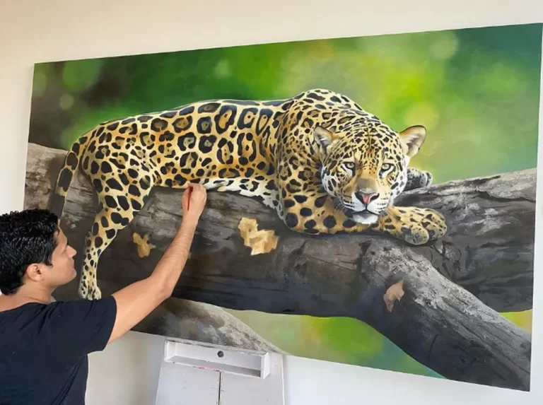 Artista é indicado à premiação na Europa com pinturas realistas de animais do Pantanal mato-grossense