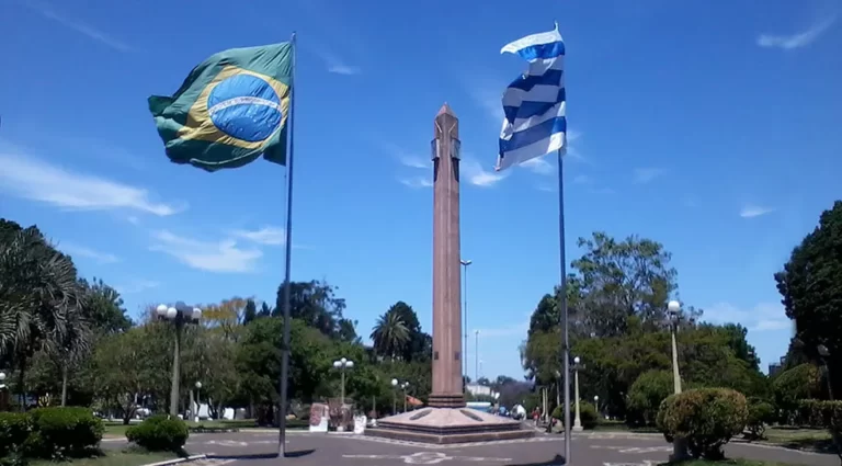 Mãe foge do Uruguai para MT com filhos após ser agredida pelo marido e é investigada por sequestro internacional de crianças; entenda
