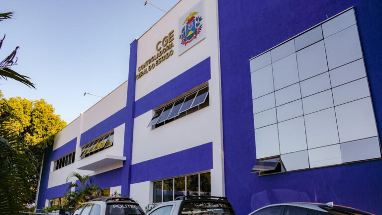 CGE emite orientação sobre vedações a servidor que responde a processo disciplinar