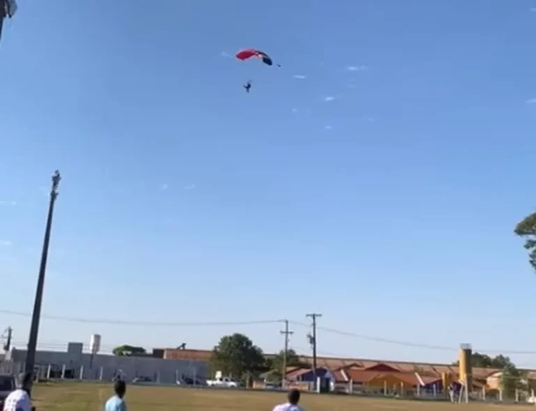 Festival de paraquedismo realiza saltos de pessoas com deficiência em Chapada dos Guimarães